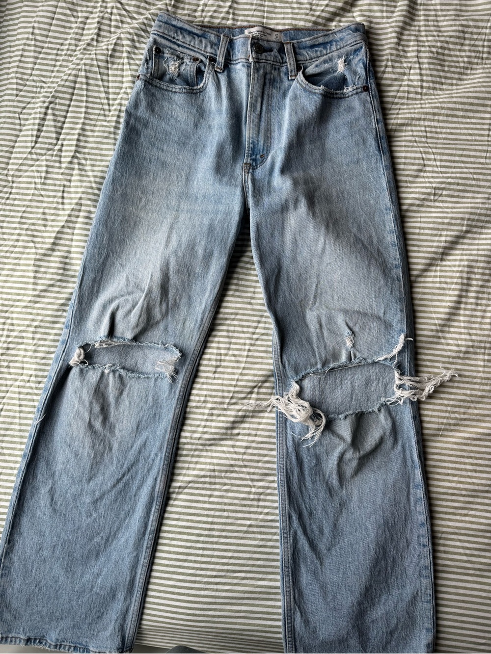 Abercrombie High Rise 90s Relaxed Jean